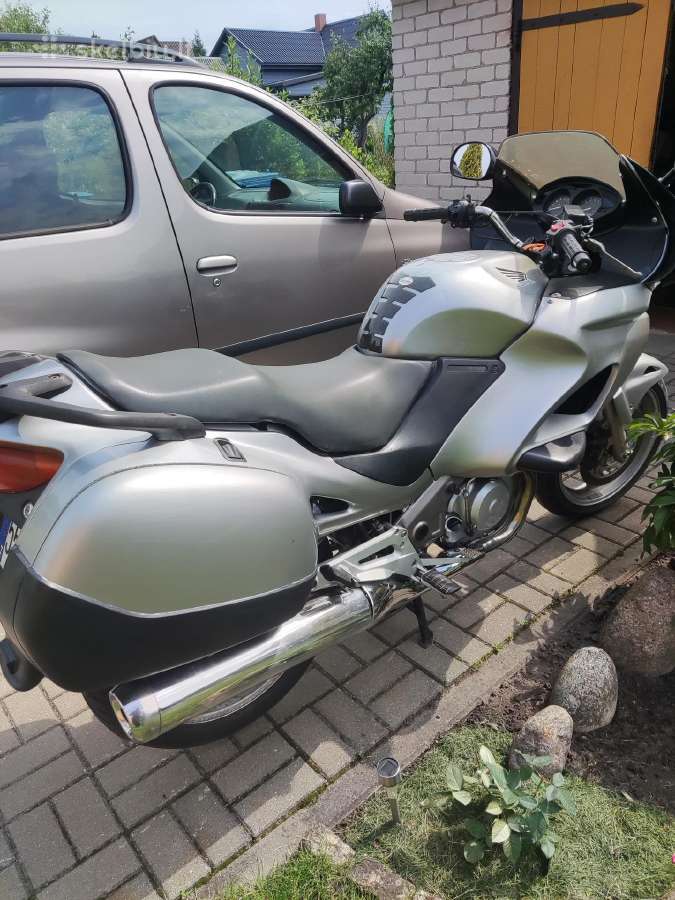 Parduodu Honda Nt650v 2004 m. Prabėgus 56k km