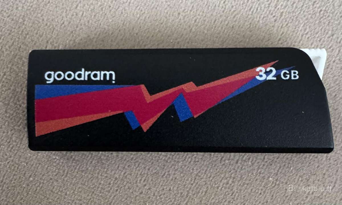 Įvairios usb 3.0 ir usb 2.0 laikmenos
