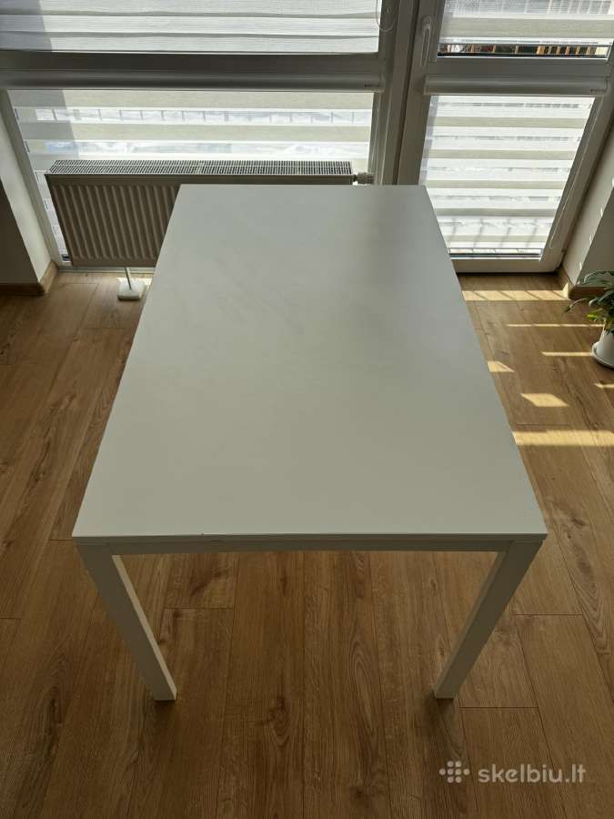 Ikea stalas