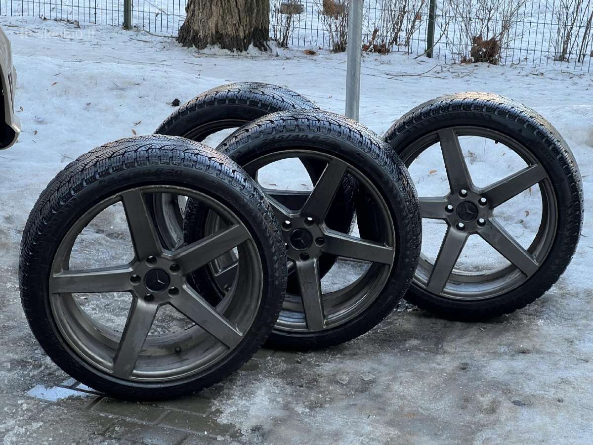 Parduodu Mercedess R20 5x112, 66.6 Et40 ratus.