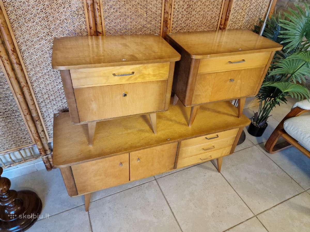 Vintažinės mid century miegamojo spintelės