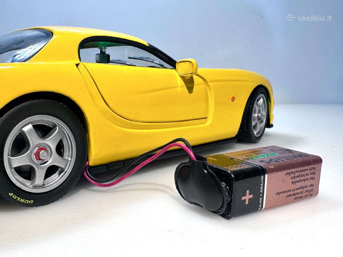 Tvr Speed 12 Yellow w/ Lights 1:18 Hot Wheels - nuotraukos Nr. 4