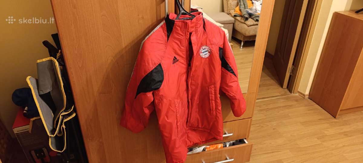 Adidas Bayern pavasarinė striukė 11-12 metų