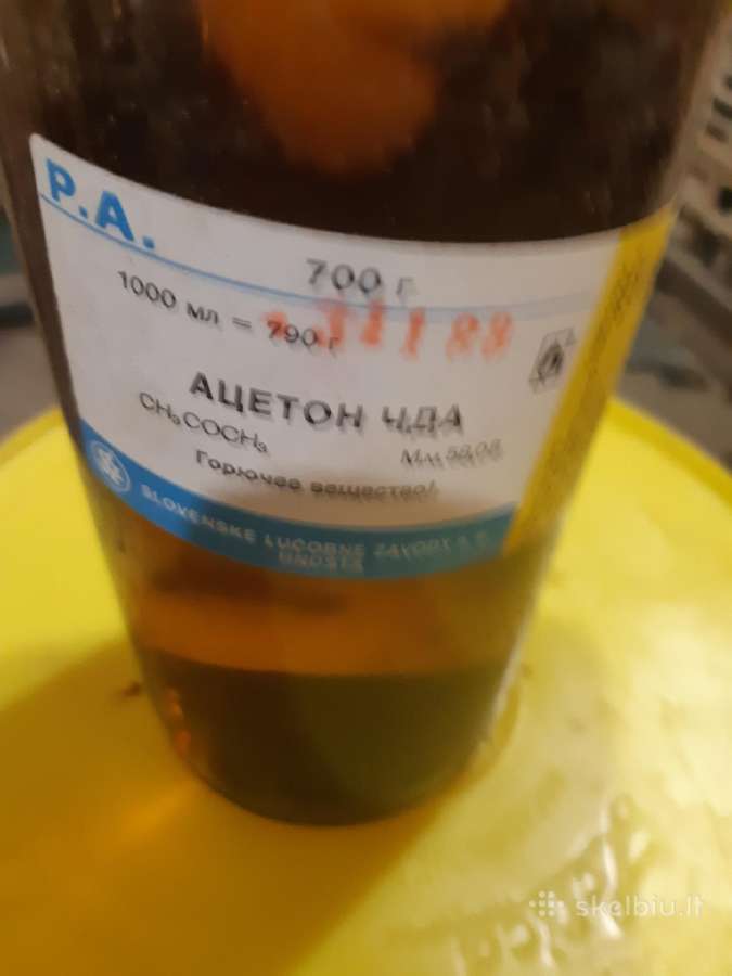 Acetonas