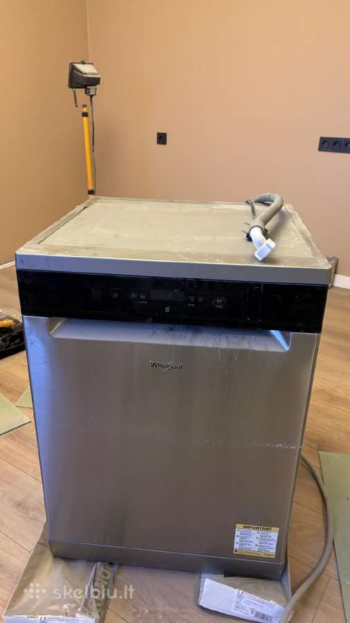 Whirlpool saldytuvas ir indaplovė