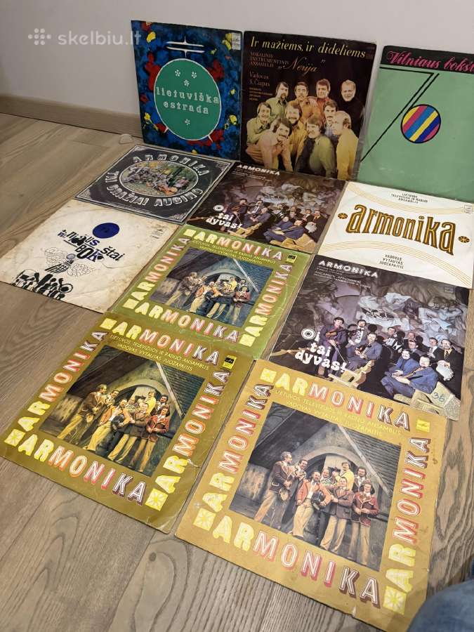 Lietuviškos vinilinės plokštelės , 12 vnt