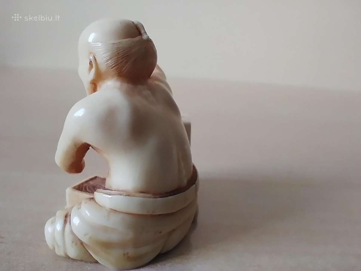 Netsuke ,berankis prašantis išmaldos'' - nuotraukos Nr. 8