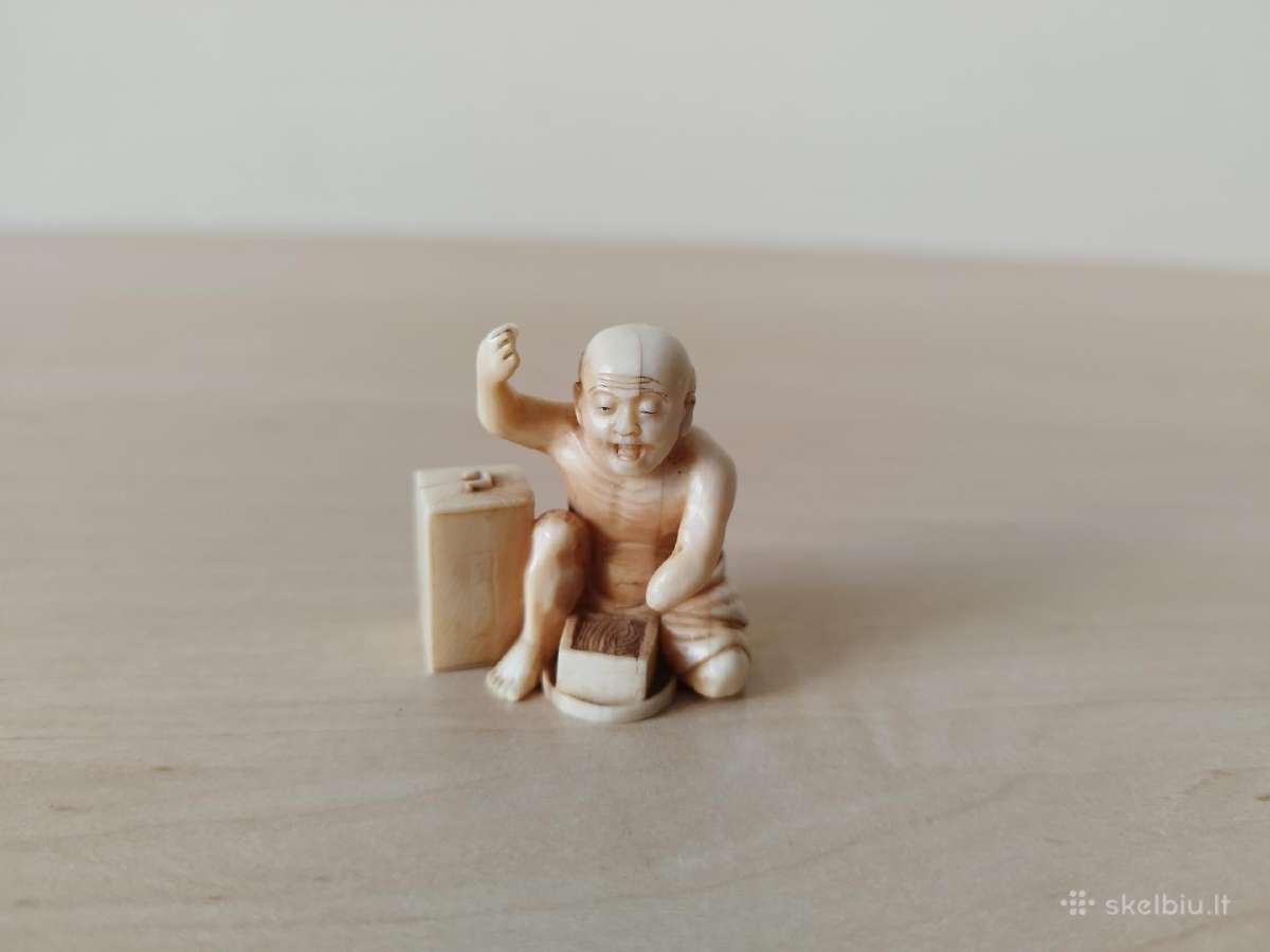 Netsuke ,berankis prašantis išmaldos'' - nuotraukos Nr. 4