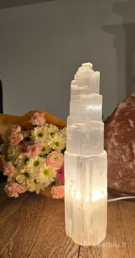 Natūralaus selenito (Selenite) lempa – įspūdingas