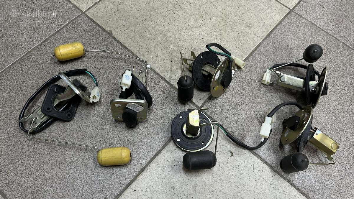 Motorolerio dalys: sankabos, magnetai, žibintai - nuotraukos Nr. 30