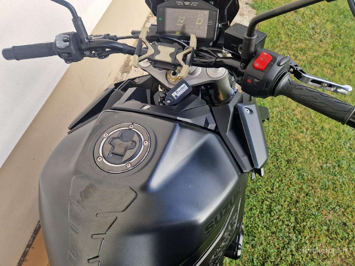 Parduodamas puikaus stovio suzuki gsx 950 S - nuotraukos Nr. 15