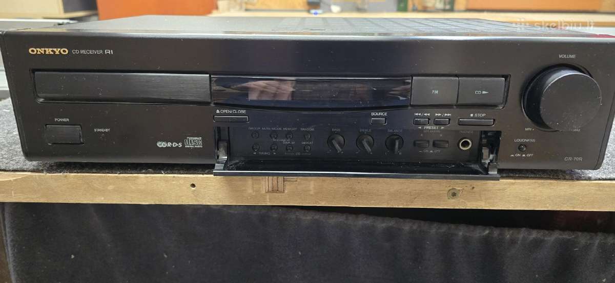 Resiveris stiprintuvas CD grotuvas Onkyo R1 - nuotraukos Nr. 2