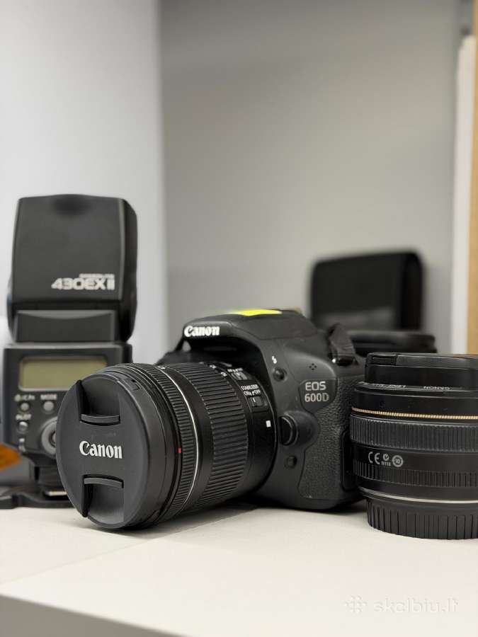 Canon 600d su priedais