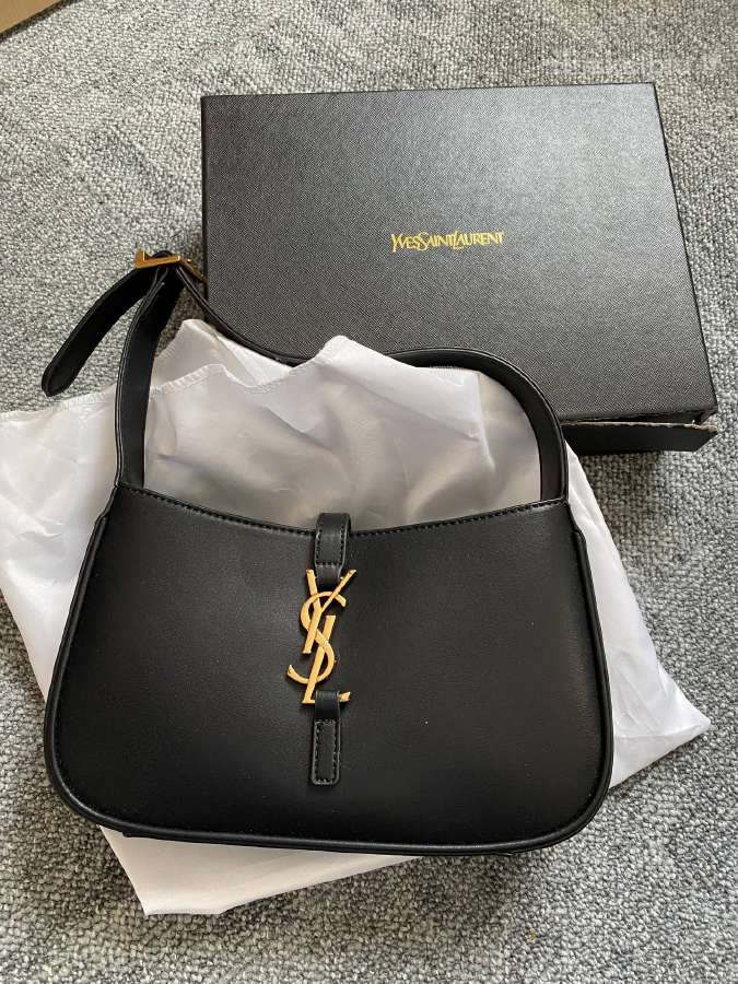 Yves Saint Laurent rankinė