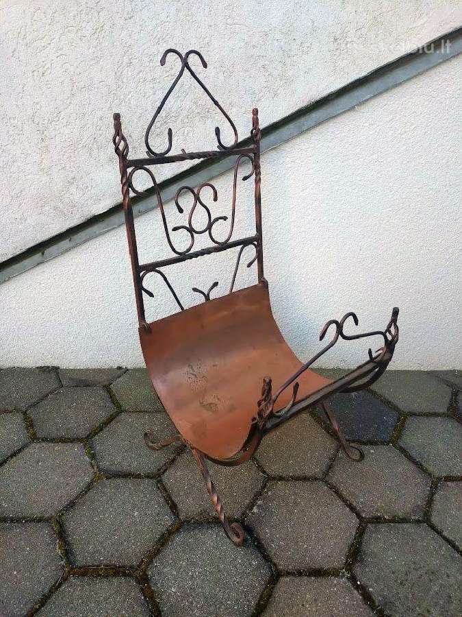 Malkų dėtuvė, kalvio darbo + varis