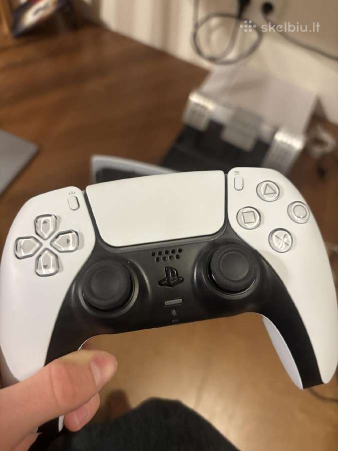 Playstation 5 slim su viskuo turiu ir dėžę - nuotraukos Nr. 2