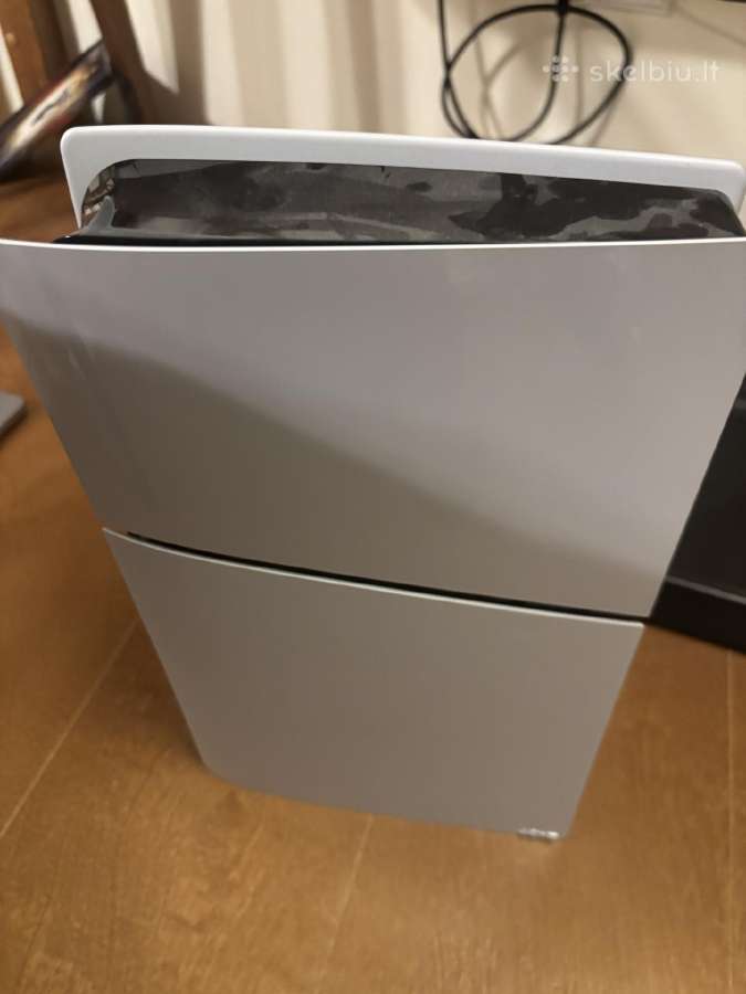 Playstation 5 slim su viskuo turiu ir dėžę - nuotraukos Nr. 3
