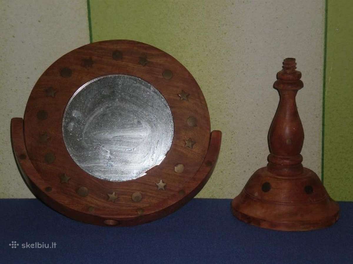 Medinis stalinis veidrodis su zalvarinem detalem. - nuotraukos Nr. 4