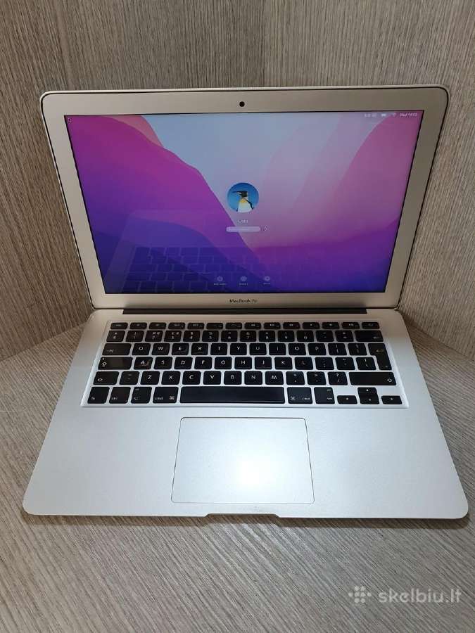 MacBook Air 2017 13 i5 8gb RAM 256gb SSD