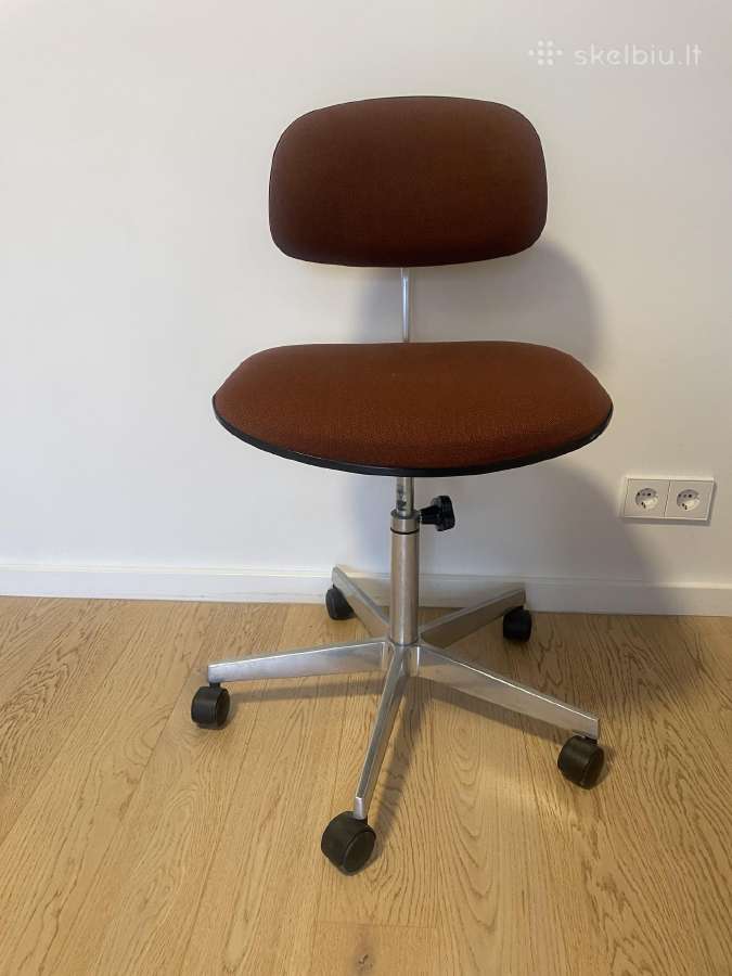 Mid-century darbo kėdė