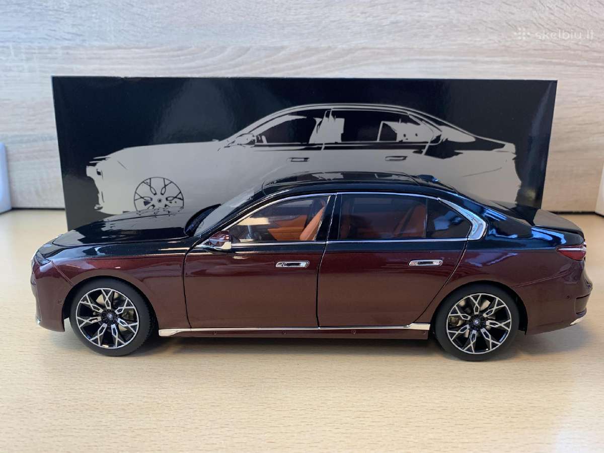 Bmw i7, 2022 - 1:18 Minichamps