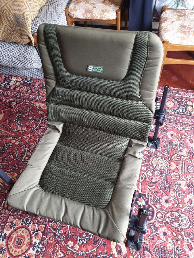 Korum feeder kėdė ir kuprinė