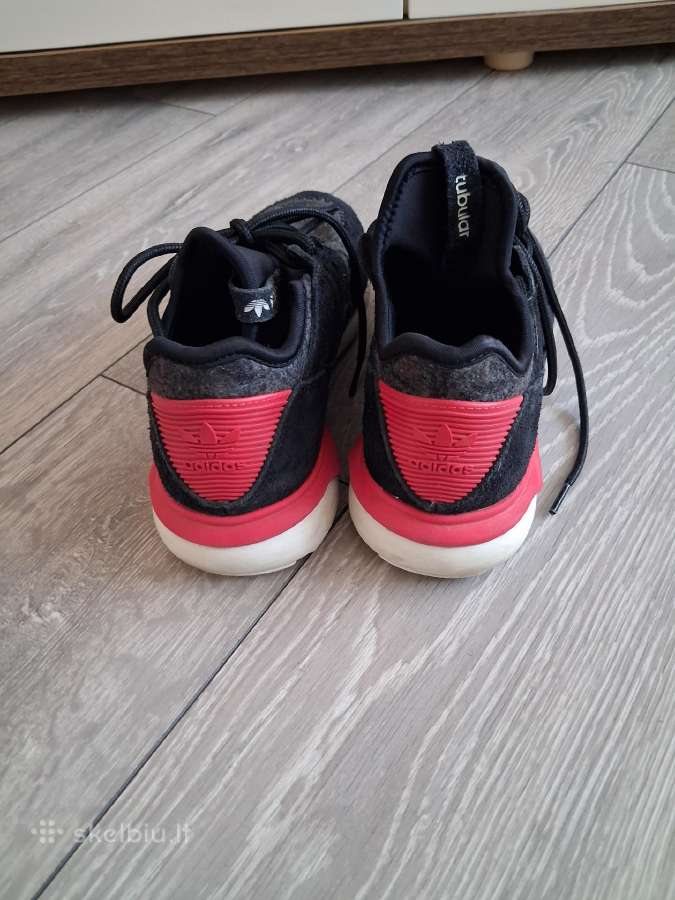 Adidas kedai - nuotraukos Nr. 2