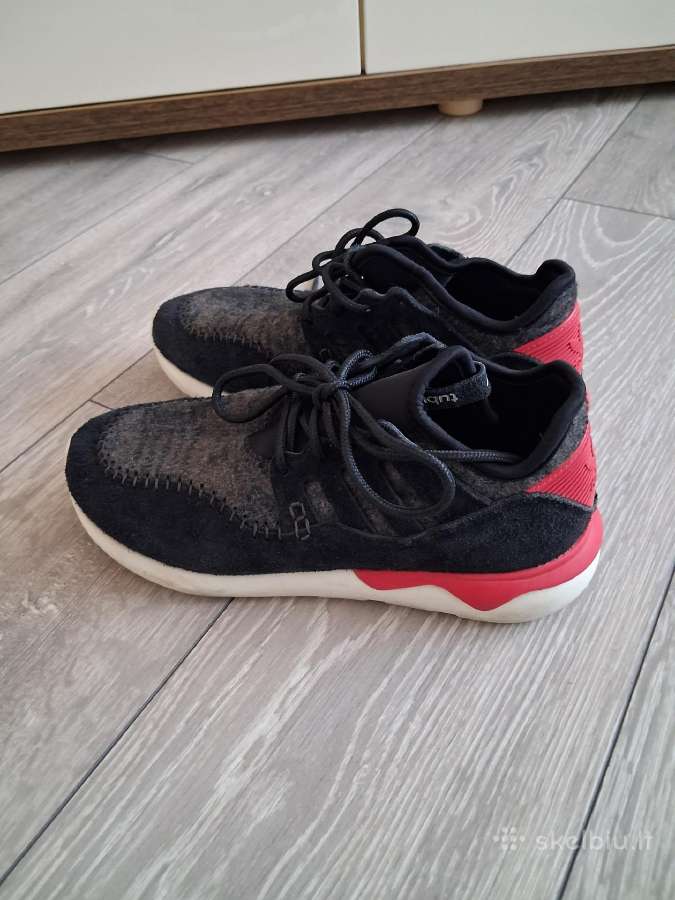 Adidas kedai - nuotraukos Nr. 3