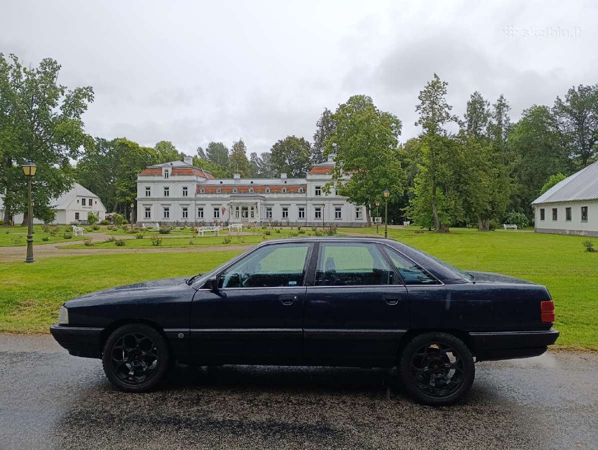 Parduodama Audi 100 C3