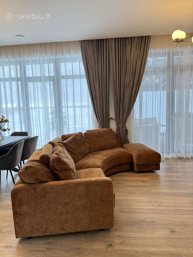 Didelė prabangi rudos/oranžinės spalvos sofa - nuotraukos Nr. 2