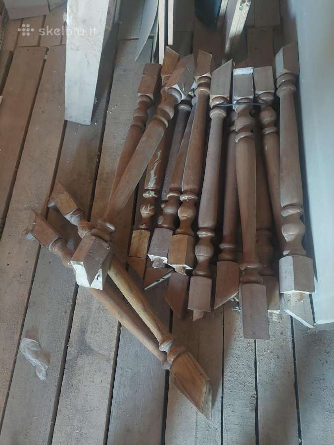 Mediniai laiptų stulpeliai 18vnt.