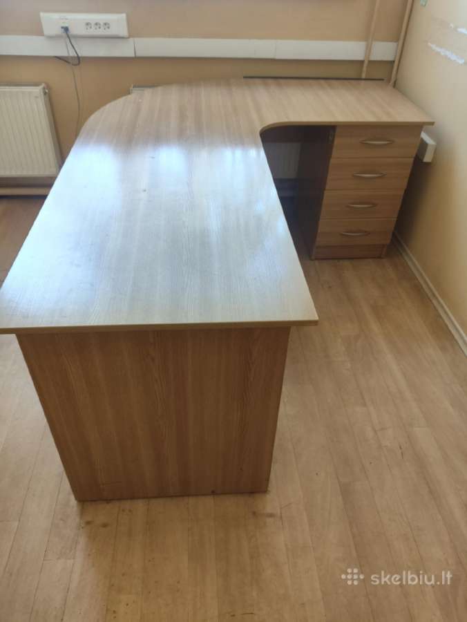 Parduodamas rašomasis stalas