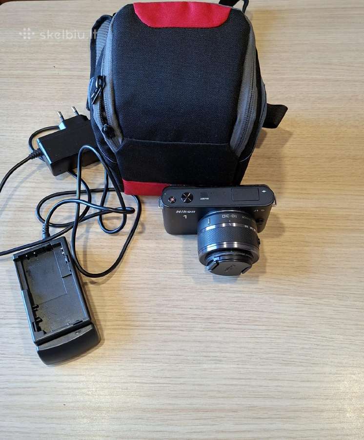 Parduodu Nikon J1.