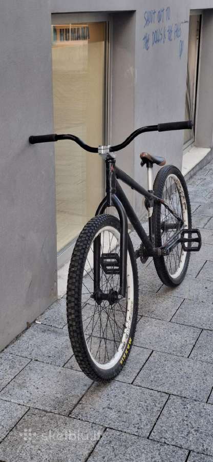 Dirt jumper