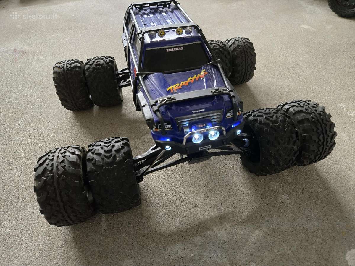 Traxxas summit 1/8 brushless RC modelis