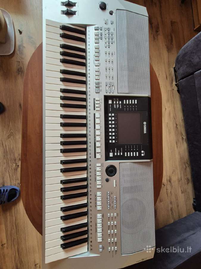 Parduodu gero stovio Yamaha Psrs910