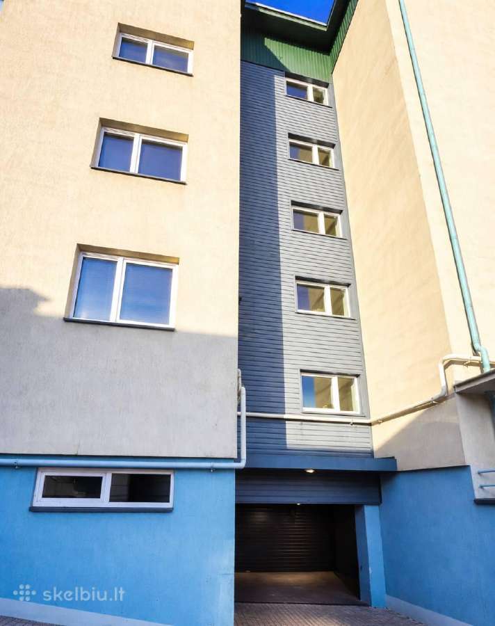 Parduodamas erdvus garažas Pašilaičiuose