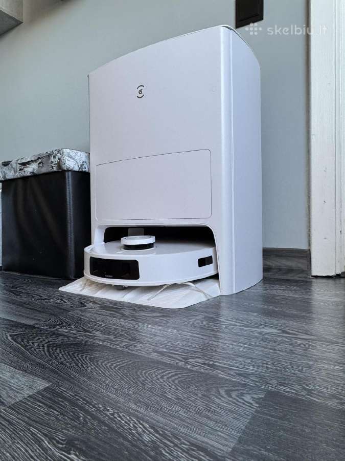 Ekspozicijoje stovėjęs T20e omni robotas-siurblys