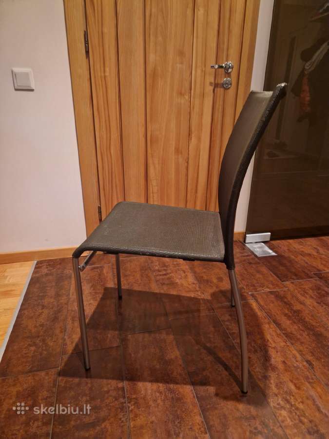Devėtos kedės