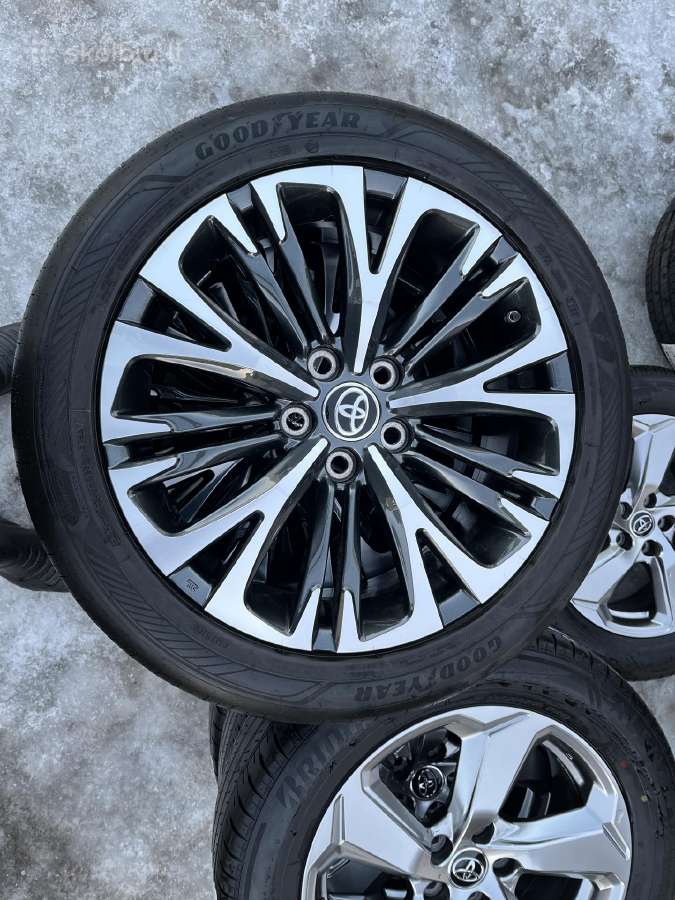 215/50/r18 ratlankiai Toyota