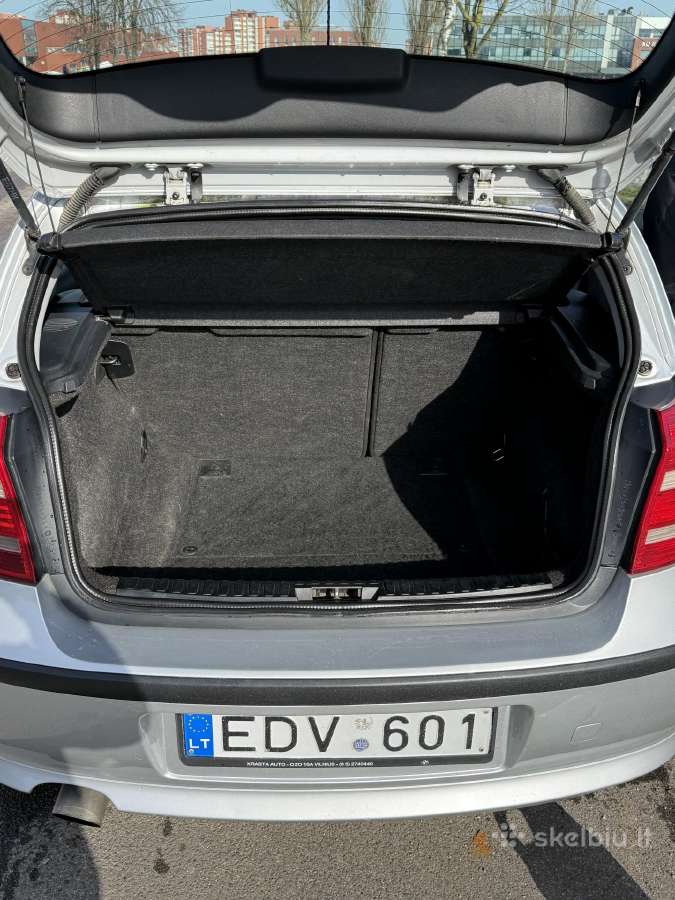 Automobilis Bmw 118 - nuotraukos Nr. 12