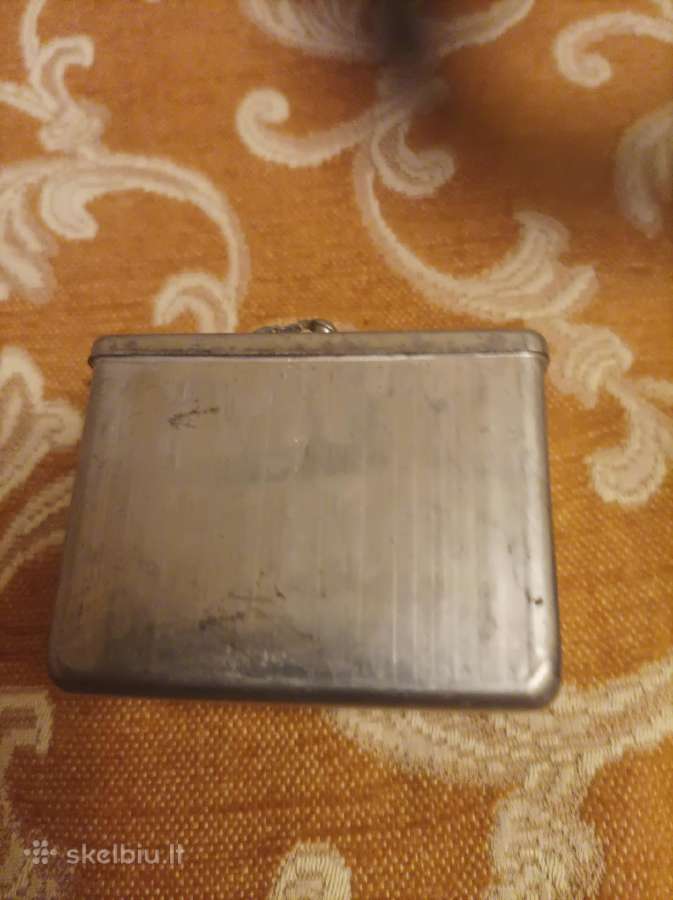 Du kondensatoriai už 7€.