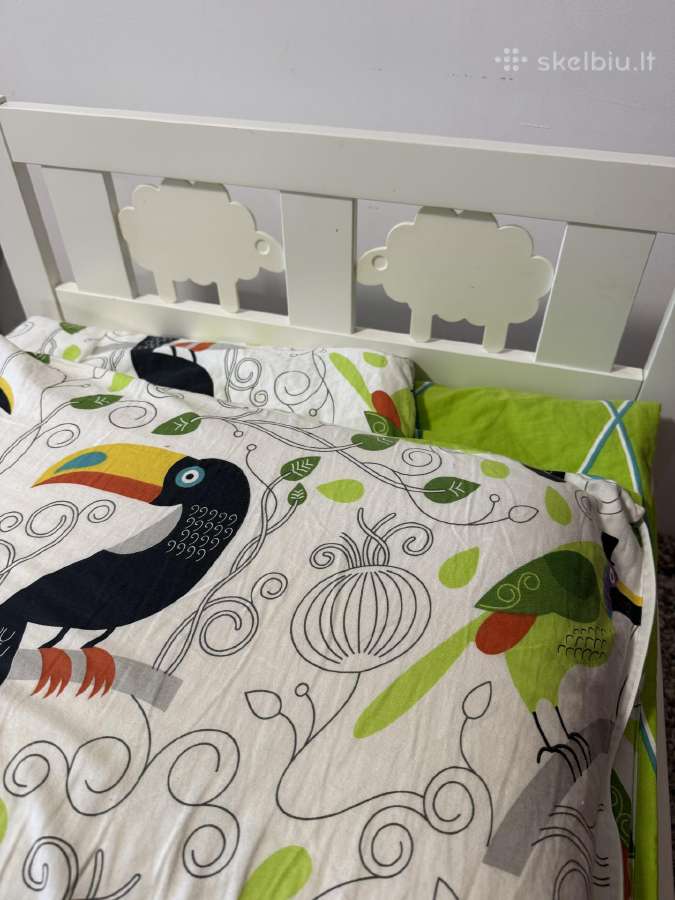 Lova su čiužiniu