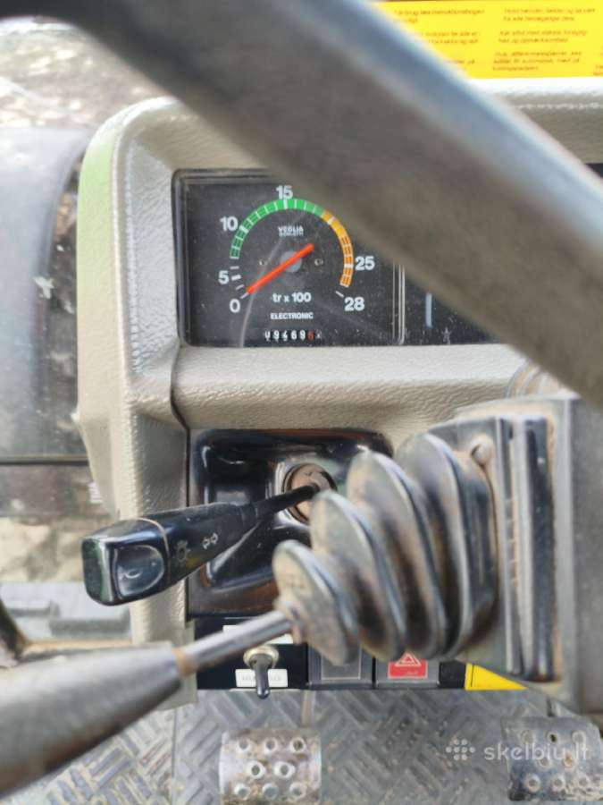 Traktorius Massey Ferguson 3085 - nuotraukos Nr. 8