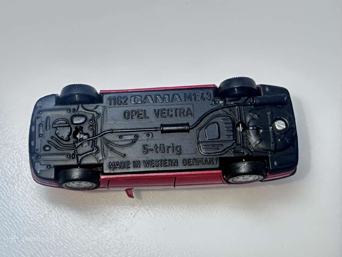 Opel Vectra A 5door raudona 1:43 Gama Germany - nuotraukos Nr. 8