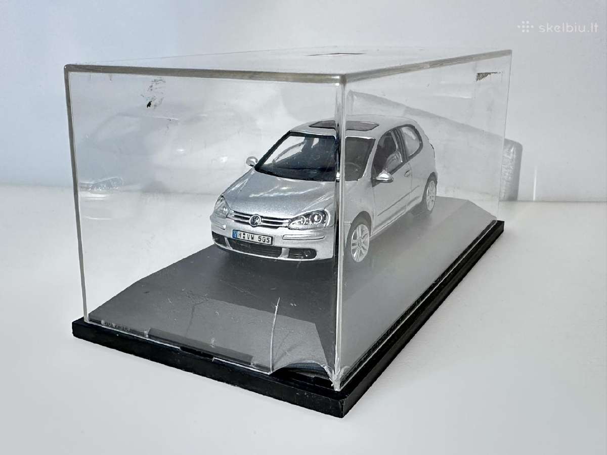 Volkswagen Golf V 3door sidabro 1:43 Schuco - nuotraukos Nr. 7