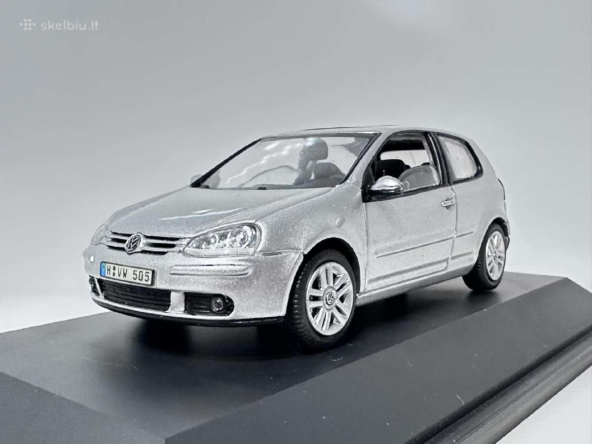 Volkswagen Golf V 3door sidabro 1:43 Schuco - nuotraukos Nr. 3