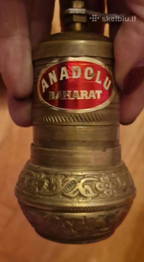 Vintažinis prieskonių malūnėlis