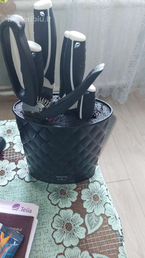 Peiliai su stovu ir žirkliai
