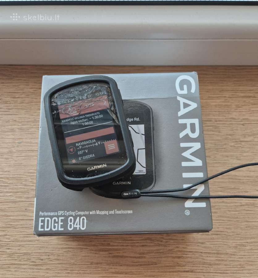 Garmin Edge 840 GPS – veikiantis, ekranas įskilęs